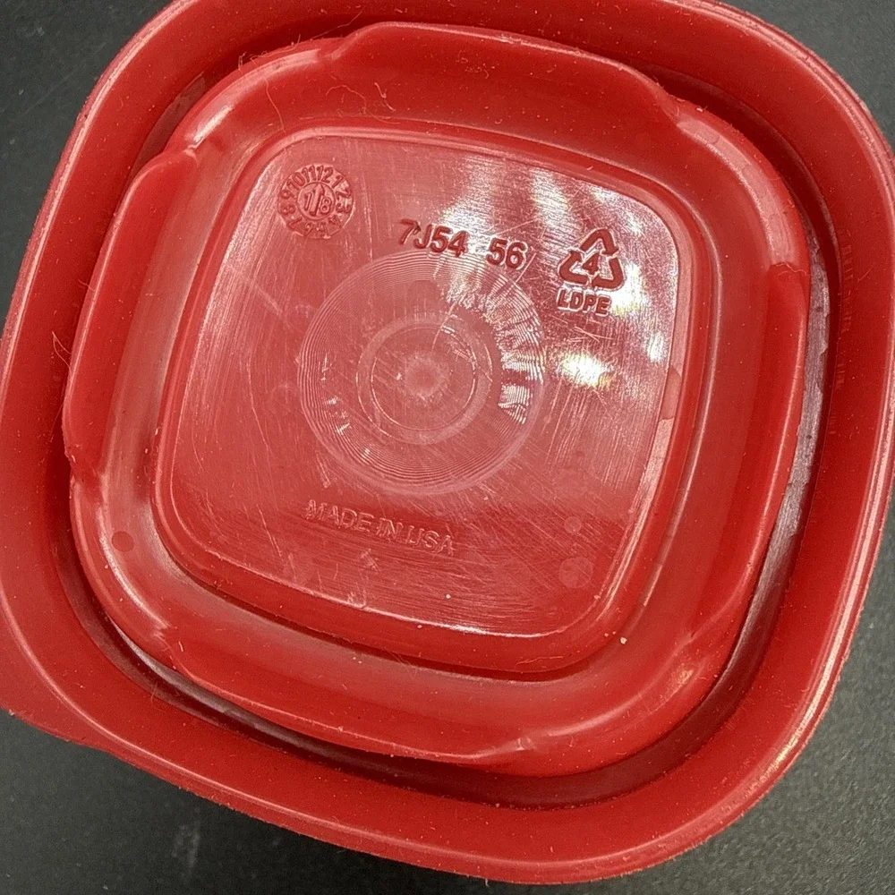 5 Rubbermaid Easy Find 2.5